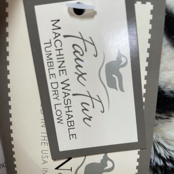 New American Widgeon Faux Fur Coat (Child size 5) - Picture 9 of 13